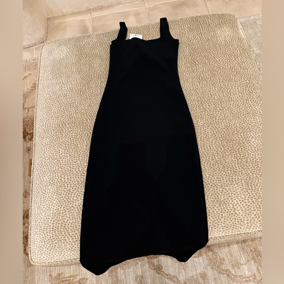 Zara Black Midi Dress with White Floral Details. Floral stretch midi. Nwt - Picture 6 of 7